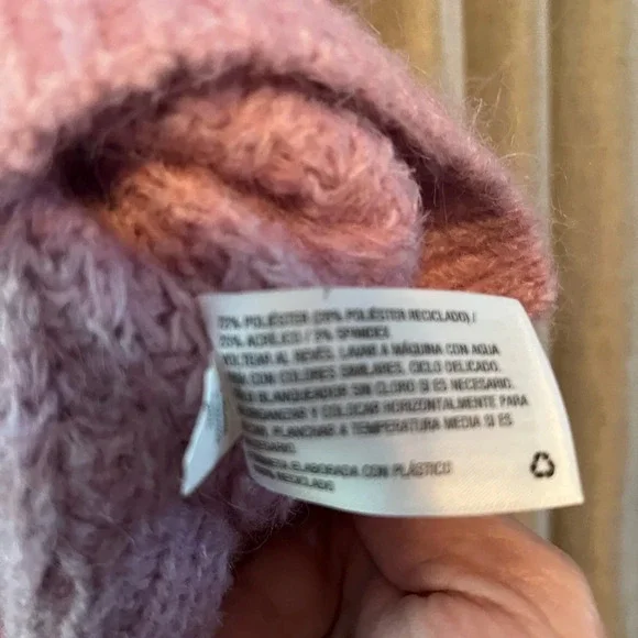 New with tags pink sweater vest size small this will fit a medium PERFECT GIFT🎄 - Picture 9 of 11